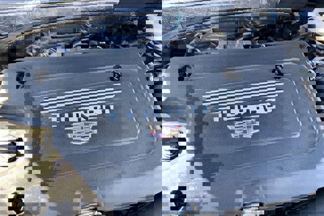 Used 2023 Cadillac XT4 Luxury w/ Cold Weather Package image 32