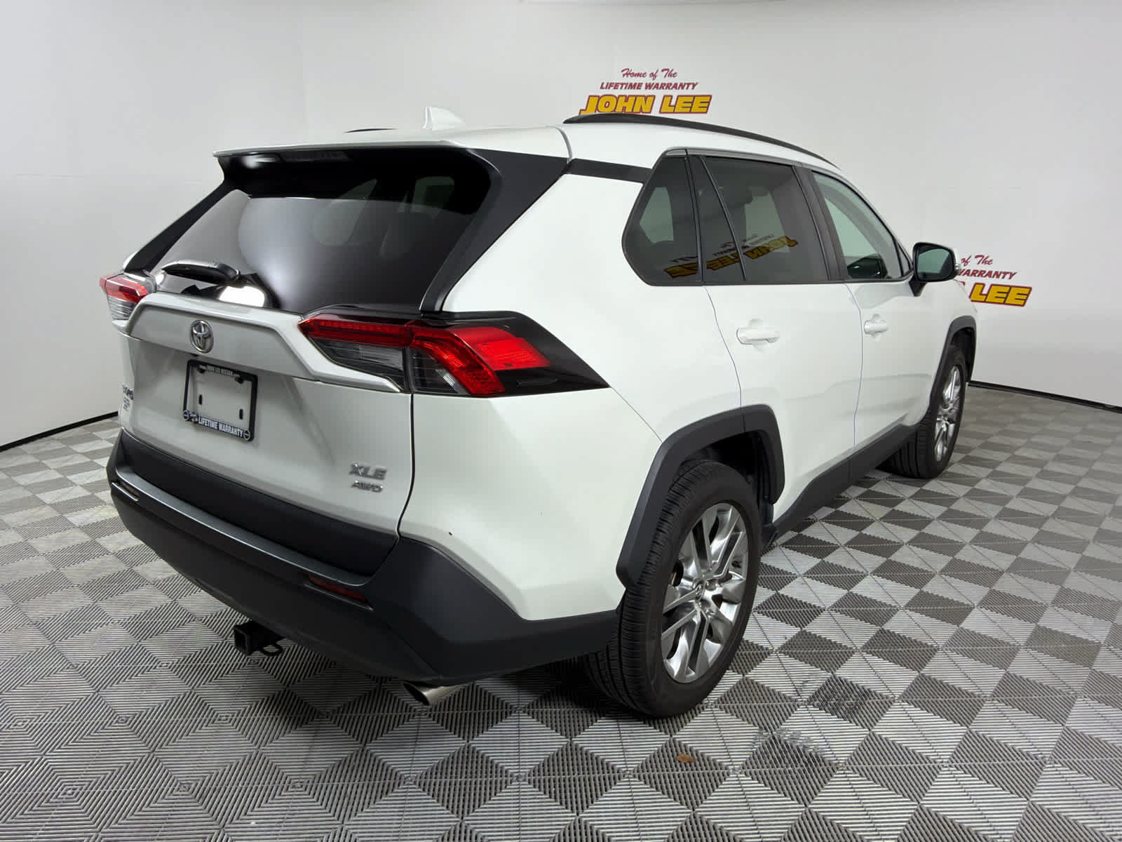 Used 2021 Toyota RAV4 XLE Premium AWD/4WD image 6