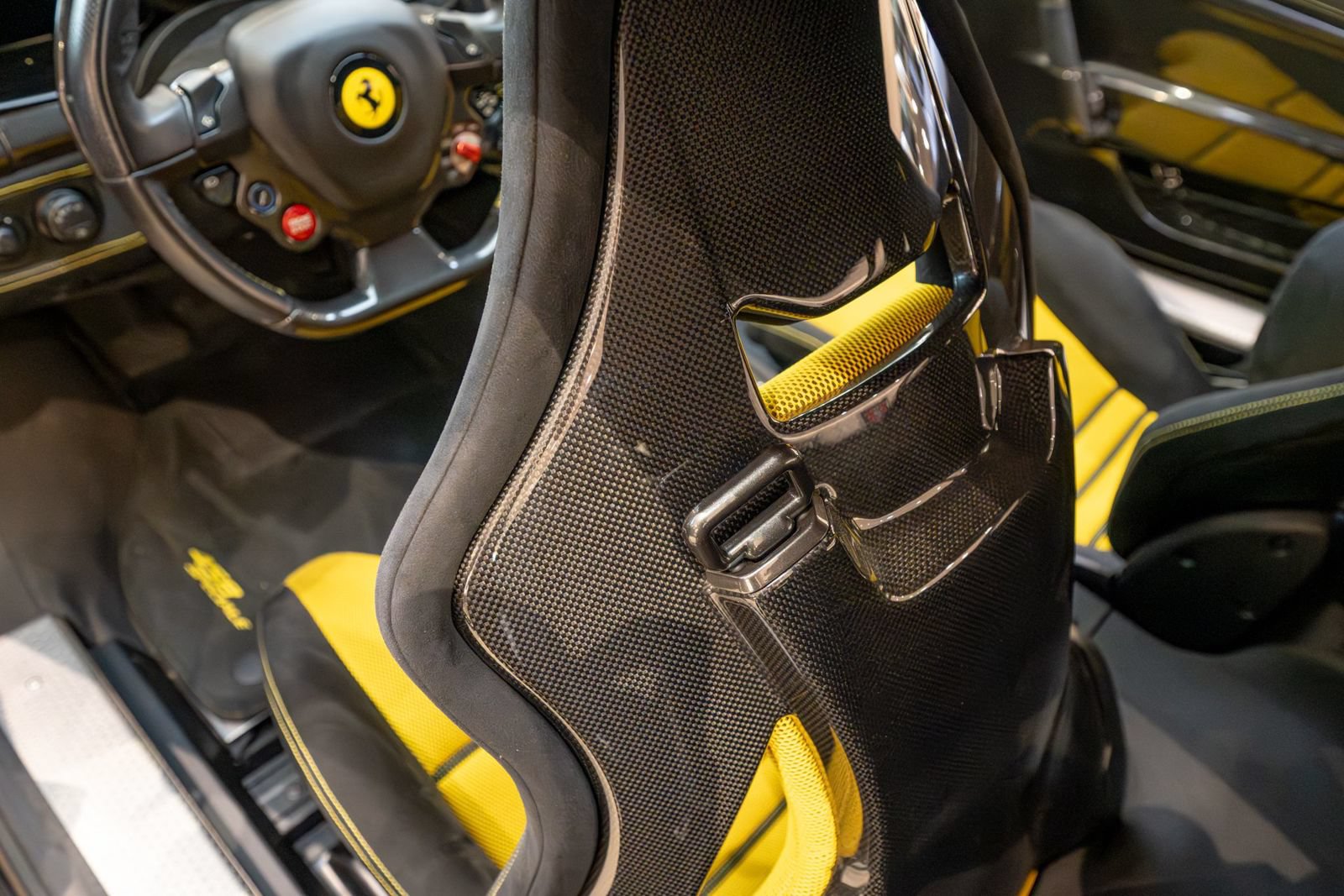 Used 2014 Ferrari 458 Speciale Coupe RWD image 16