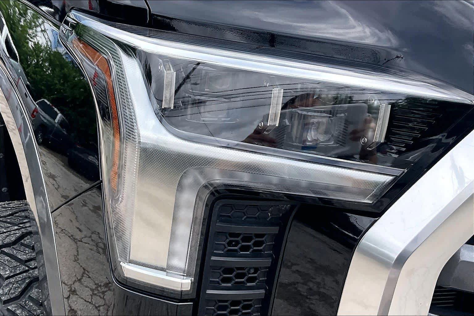 Used 2024 Toyota Tundra Limited AWD/4WD image 27