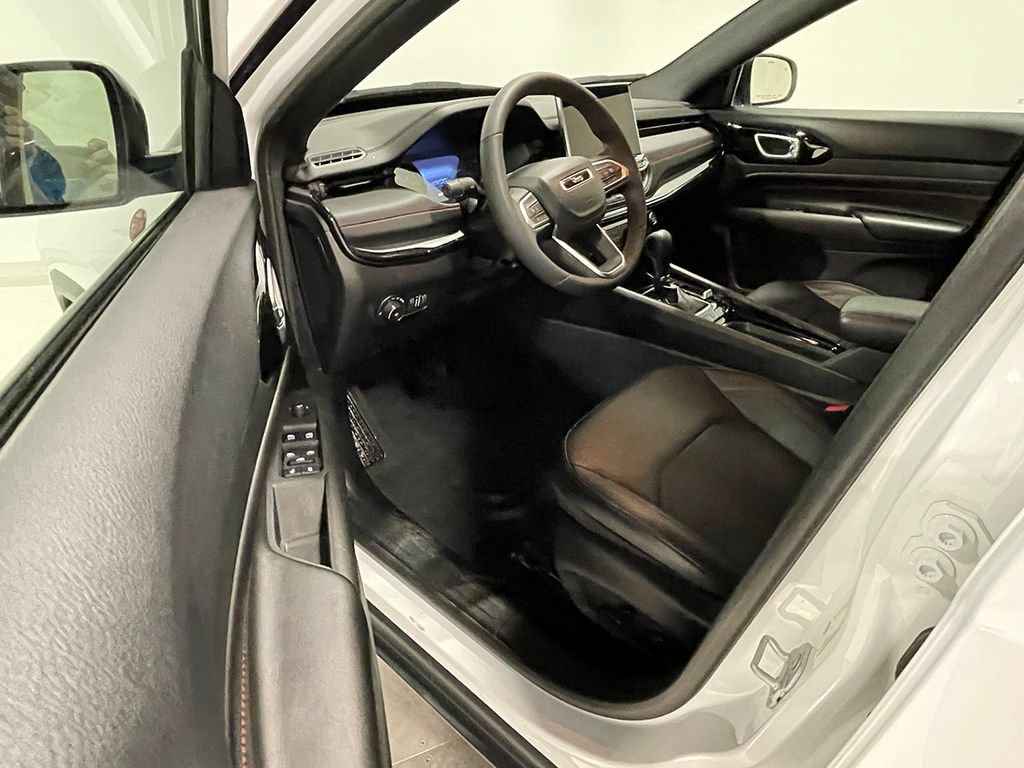 Used 2026 Jeep Compass Trailhawk AWD/4WD image 20