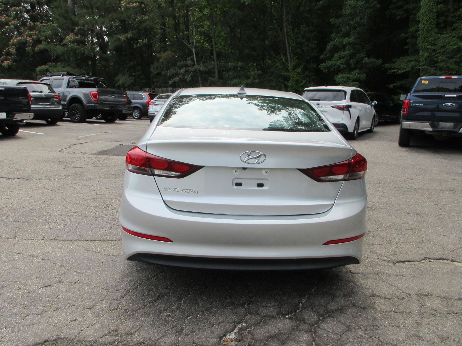 Used 2018 Hyundai Elantra Value Edition w/ Cargo Package FWD image 6
