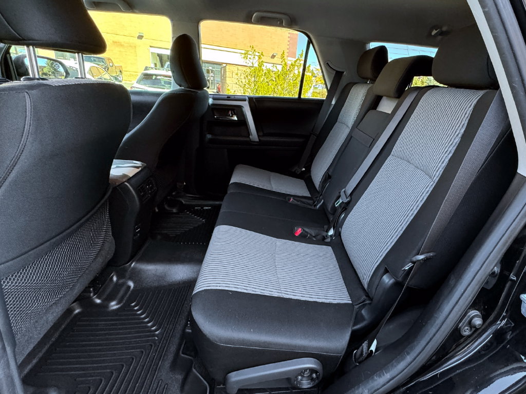 Used 2016 Toyota 4Runner SR5 AWD/4WD image 27