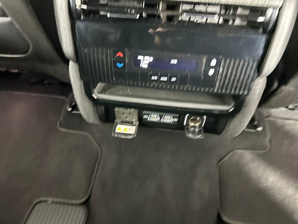 Used 2024 Jeep Wagoneer L Series II w/ Flexible Seating Group image 19