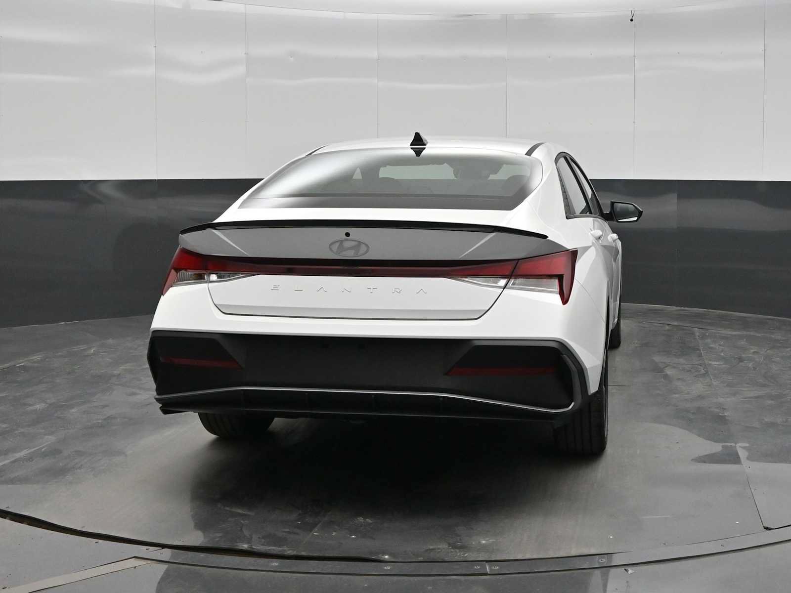 New 2026 Hyundai Elantra SEL Sport FWD image 6