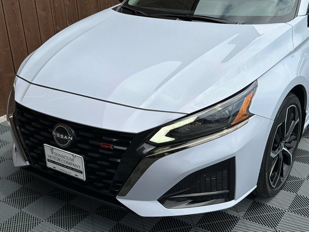 Used 2024 Nissan Altima 2.5 SR FWD image 18