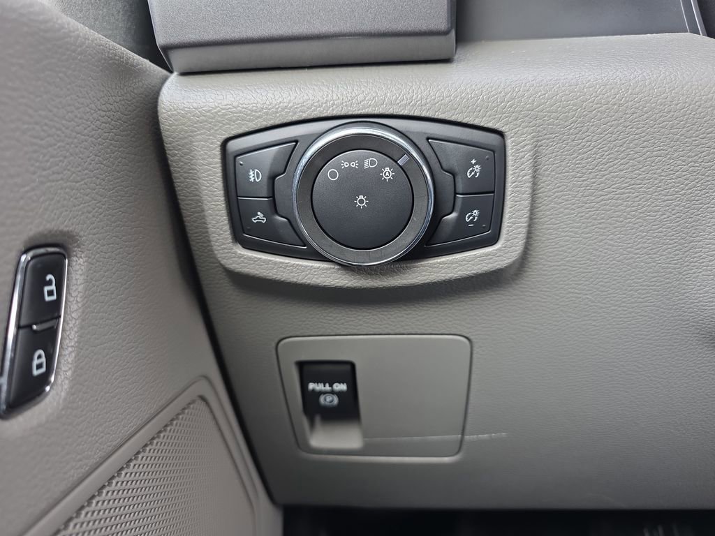 Used 2018 Ford F150 XLT w/ Trailer Tow Package image 23