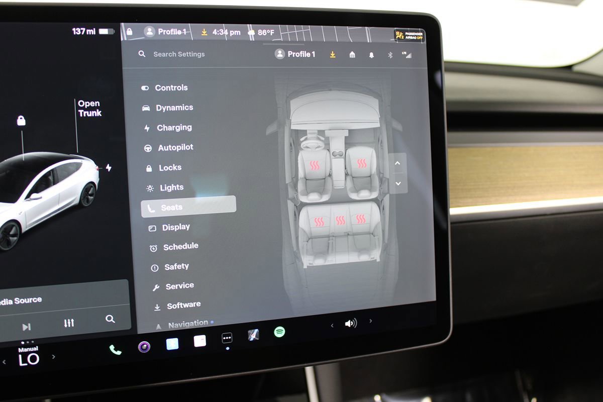 Used 2020 Tesla Model 3 Standard Range Plus RWD image 18