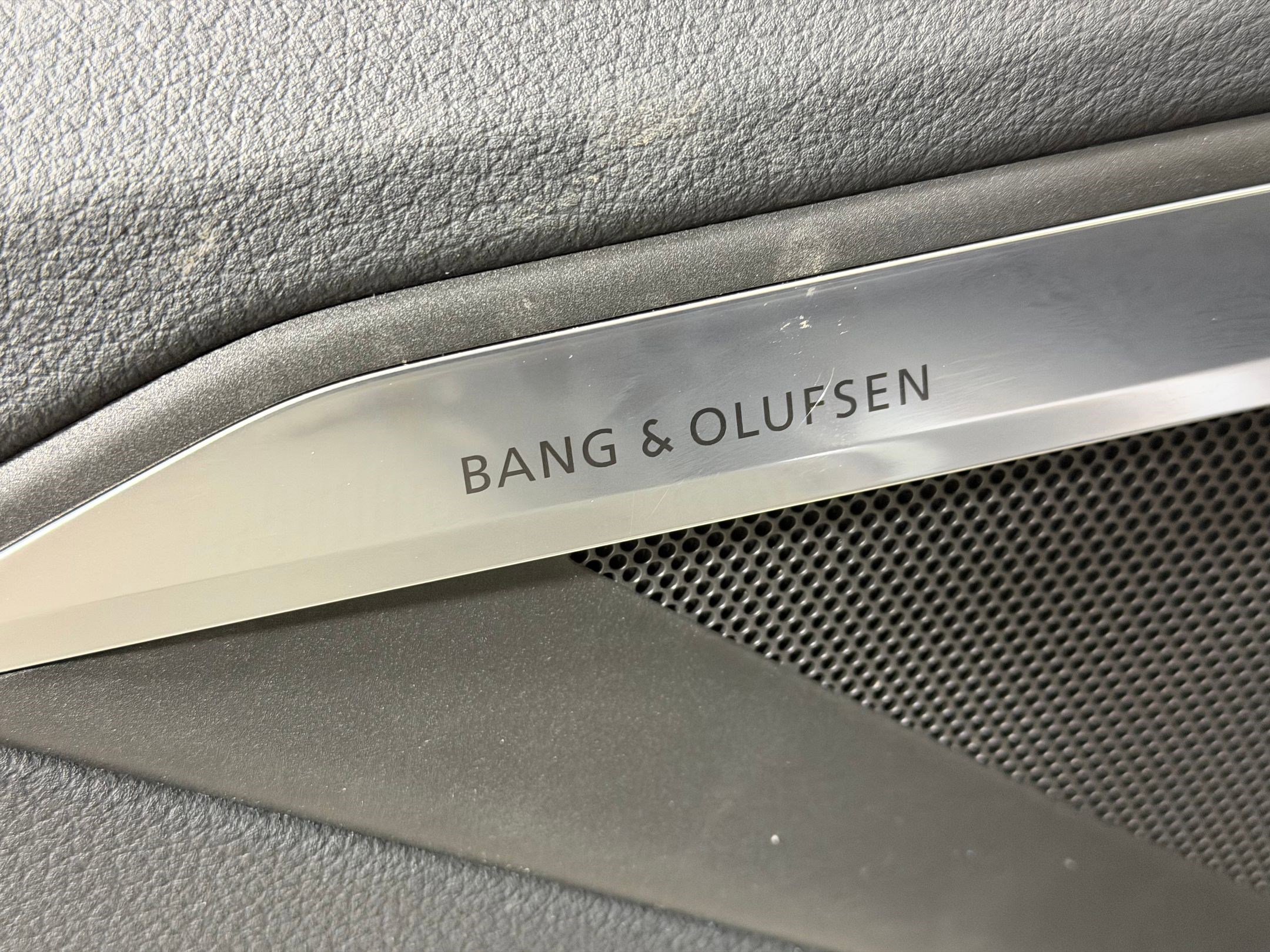 Used 2024 Audi Q8 e-tron Premium Plus w/ Premium Plus Package image 20