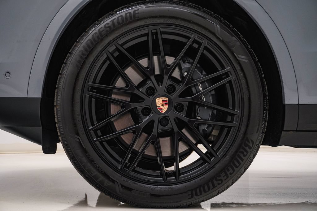 Certified 2026 Porsche Cayenne Coupe AWD/4WD image 13