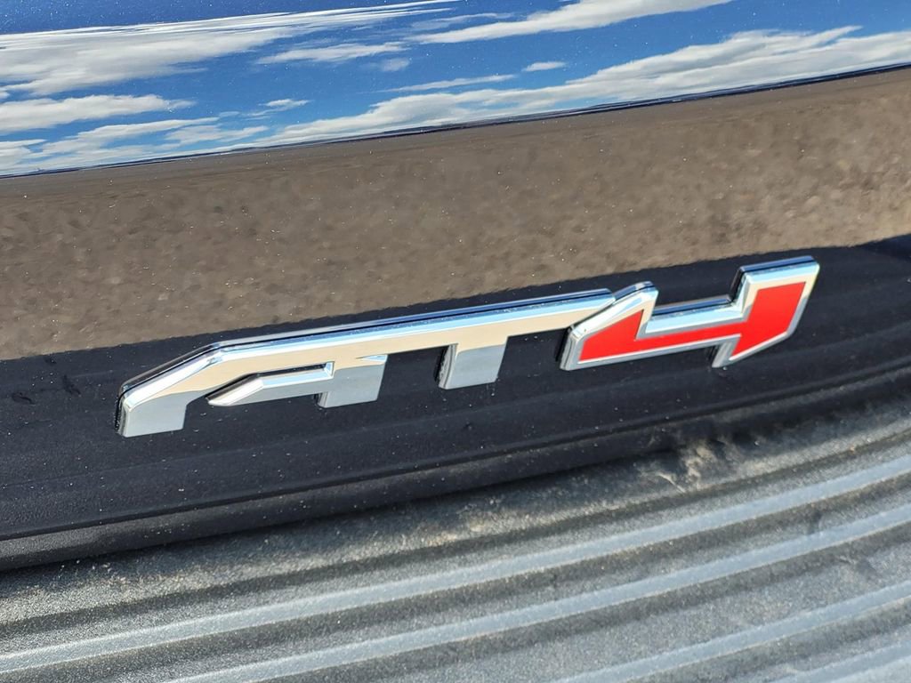Used 2023 GMC Yukon AT4 w/ AT4 Premium Plus Package AWD/4WD image 8