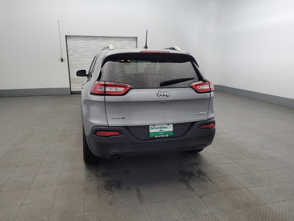 Used 2017 Jeep Cherokee Latitude w/ True North Edition AWD/4WD image 6