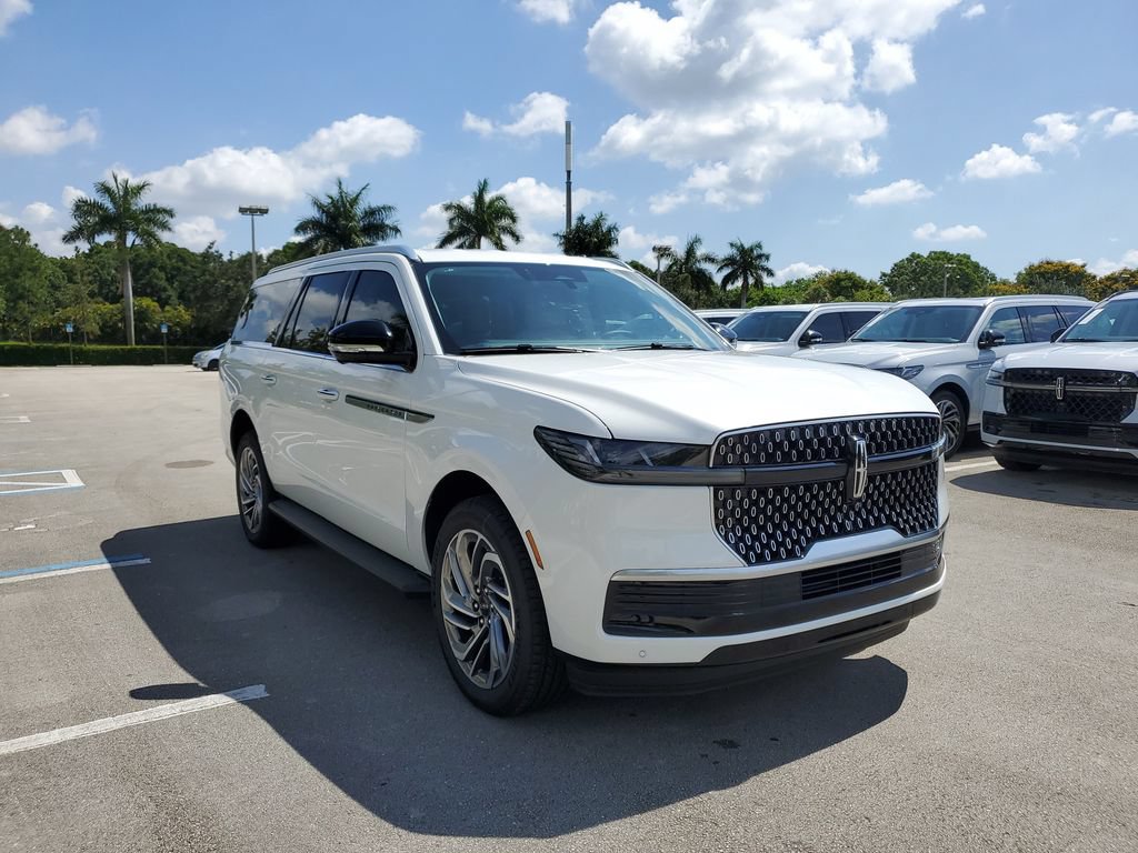 New 2026 Lincoln Navigator L Premier AWD/4WD image 32