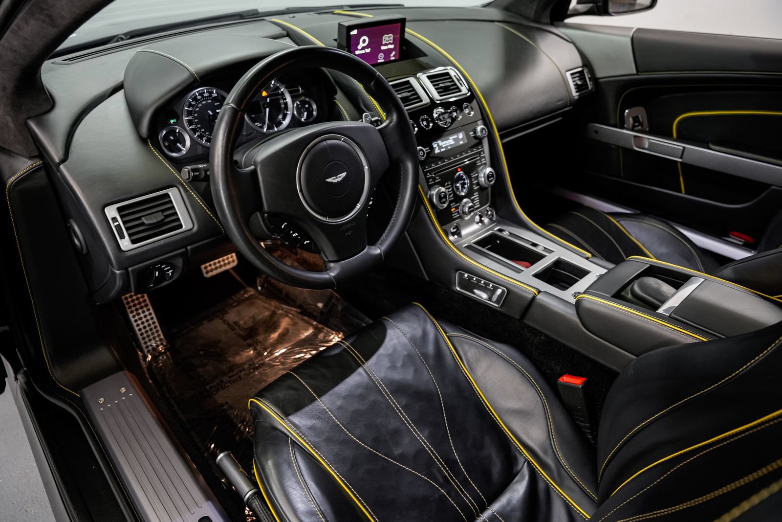 Used 2014 Aston Martin DB9 Coupe RWD image 9