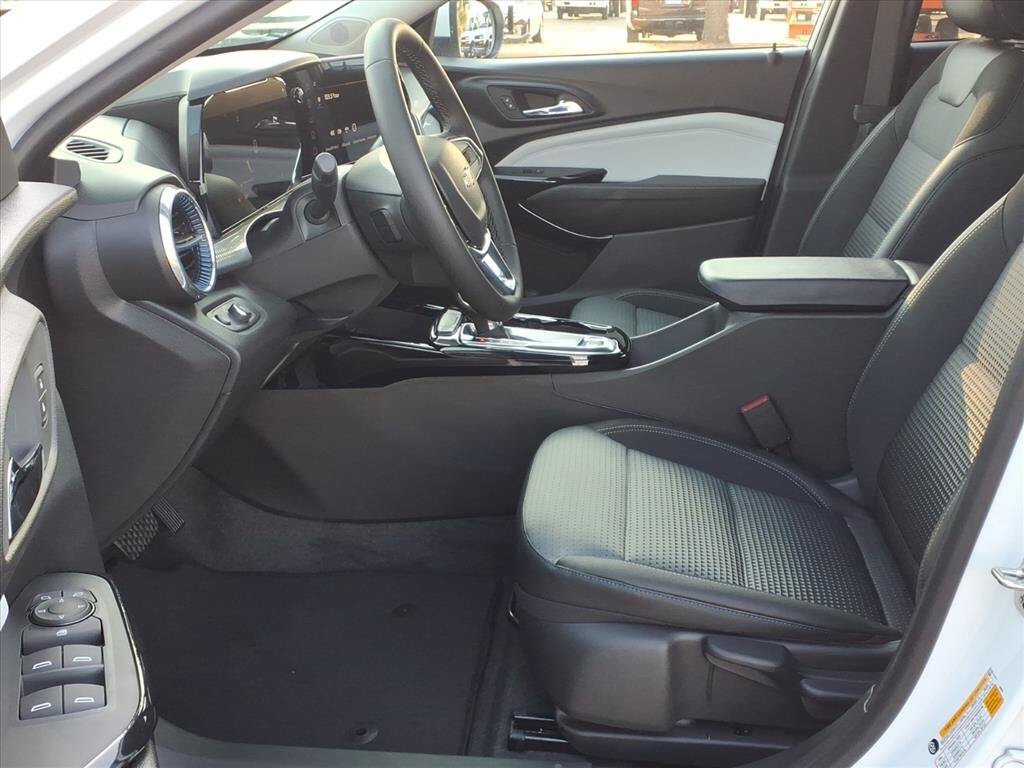 New 2026 Chevrolet Trax LT w/ Driver Confidence Package FWD image 16