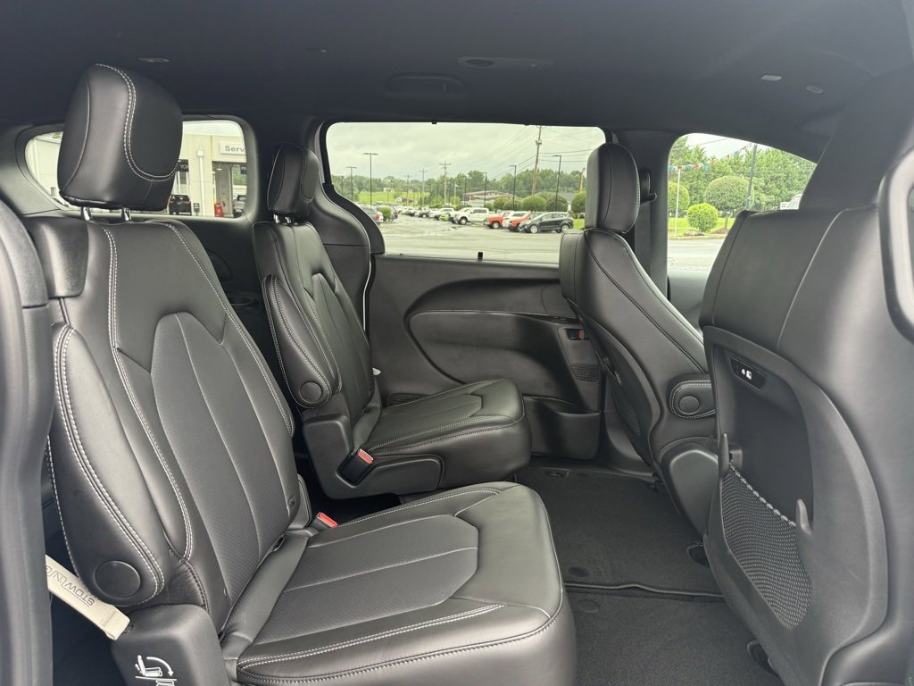 New 2026 Chrysler Pacifica Select image 35