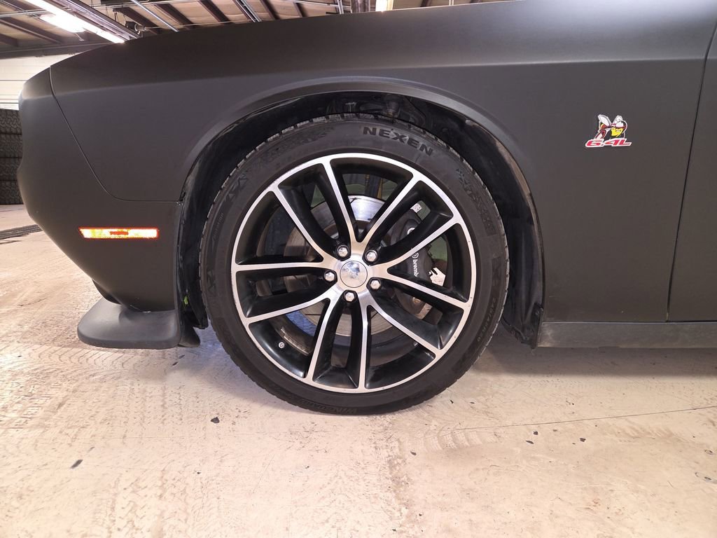 Used 2015 Dodge Challenger R/T Scat Pack w/ Scat Pack Stripe Group image 25