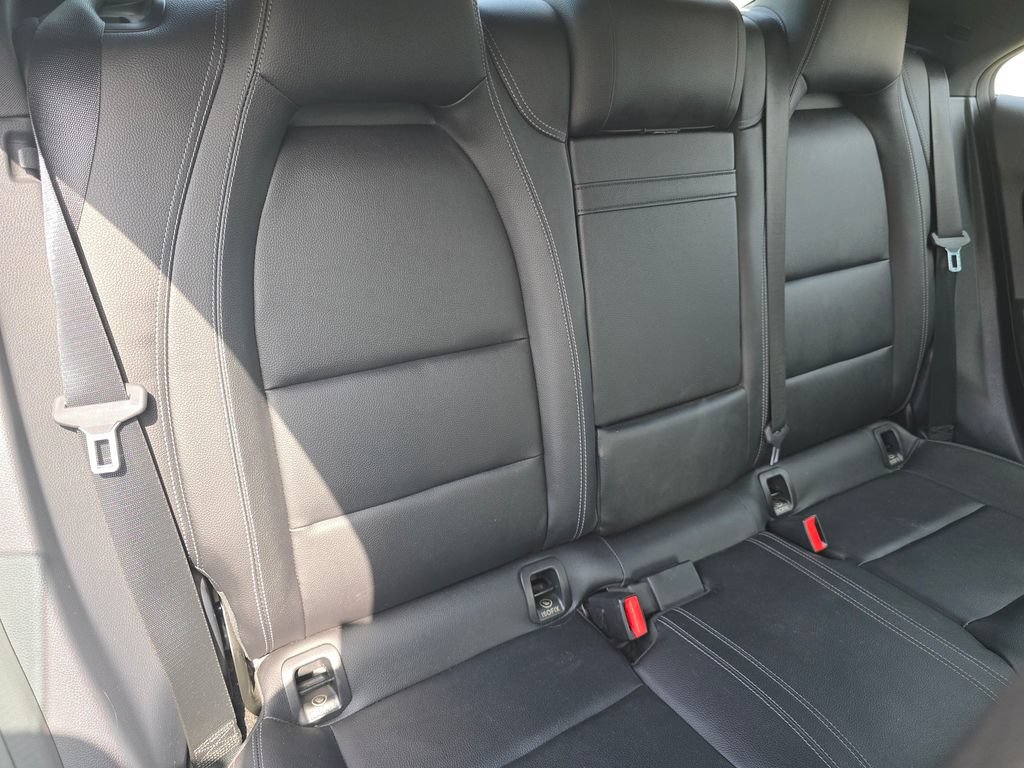 Used 2019 Mercedes-Benz CLA 250 4MATIC image 16