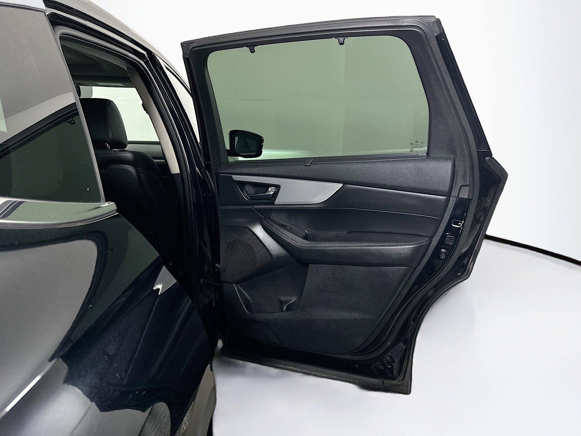 Used 2023 Acura MDX SH-AWD w/ Technology Package image 33