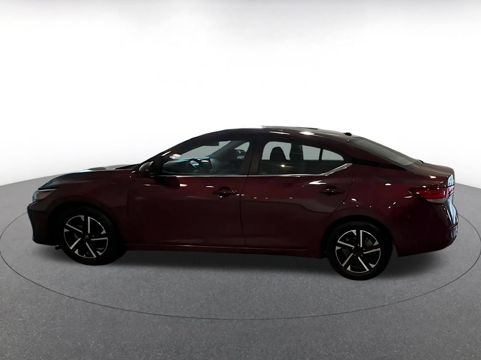 Used 2025 Nissan Sentra SV FWD image 4
