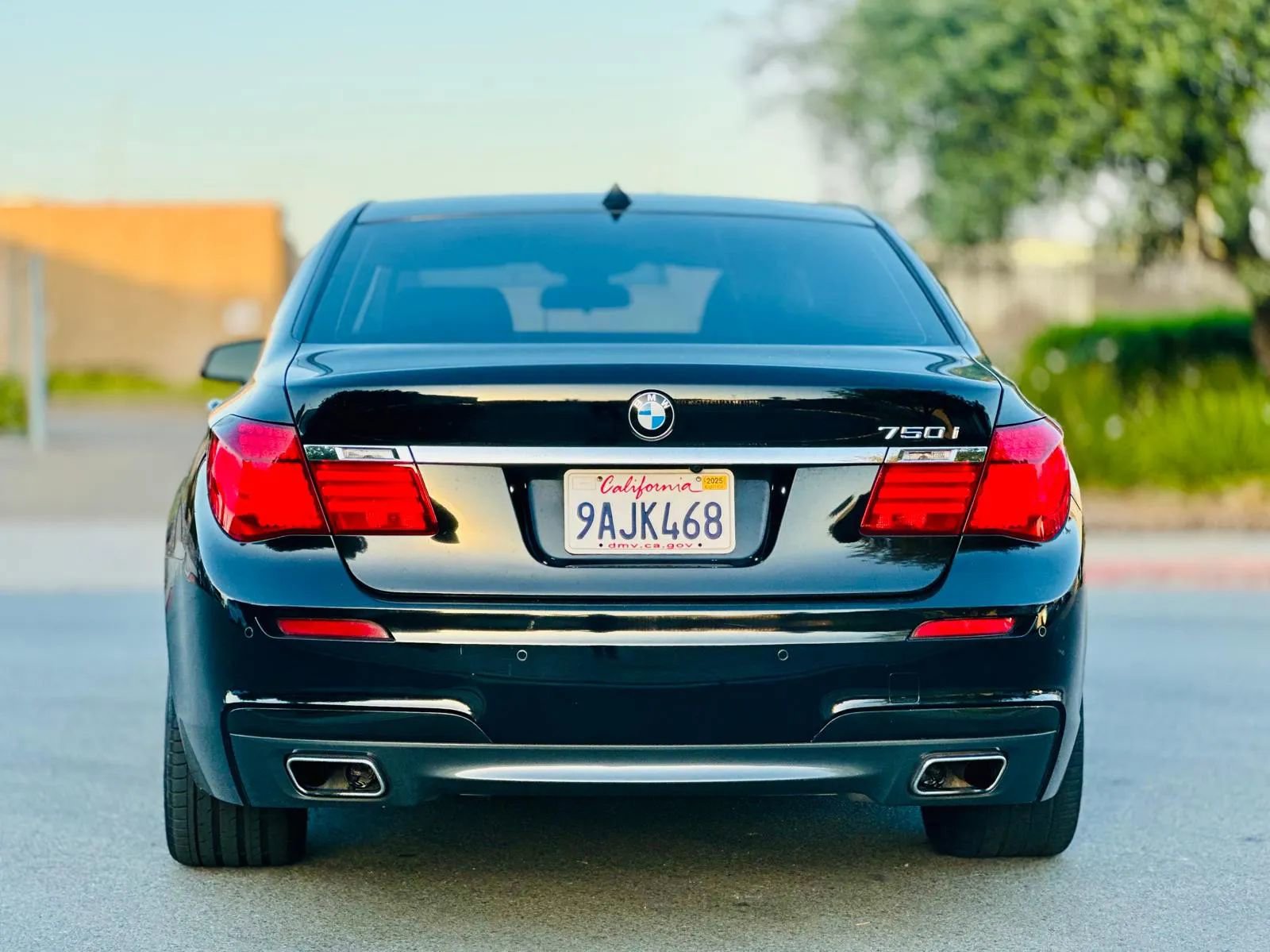 Used 2015 BMW 750i RWD image 4