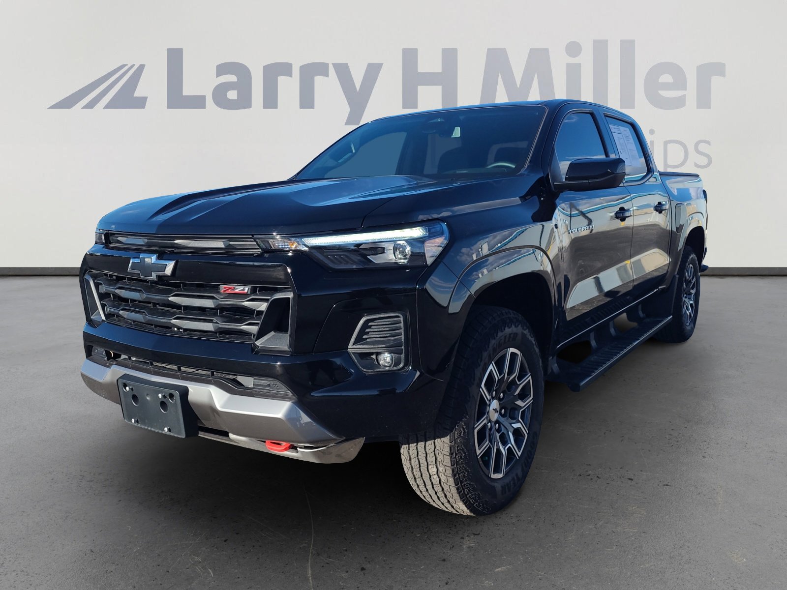 Used 2025 Chevrolet Colorado Z71 w/ Z71 Convenience Package 2 image 1
