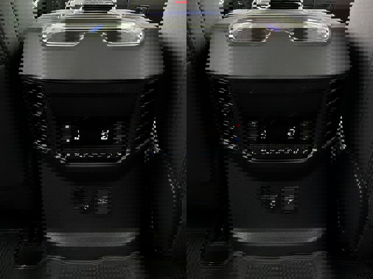 Used 2025 Toyota Sequoia Platinum AWD/4WD image 18