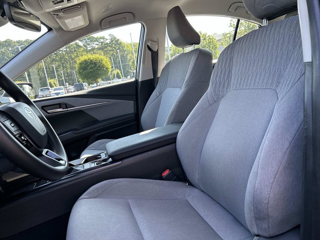 Used 2025 Toyota Camry LE w/ Convenience Package FWD image 25
