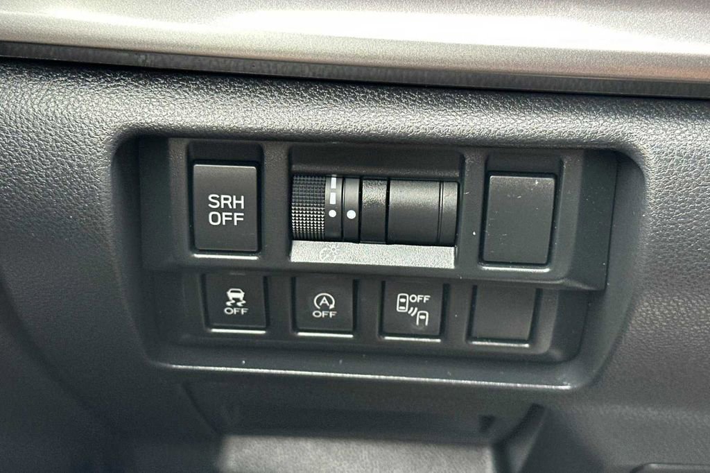 Used 2022 Subaru Crosstrek 2.5i Limited w/ Popular Package #4 image 30