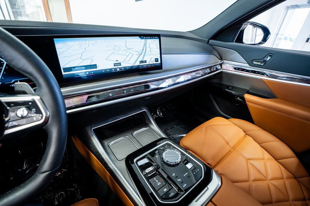 Used 2023 BMW 740i 740i w/ Parking Assistance Package image 42
