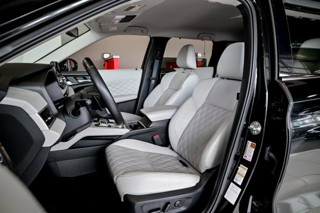 Used 2024 Mitsubishi Outlander SEL Black Edition image 15