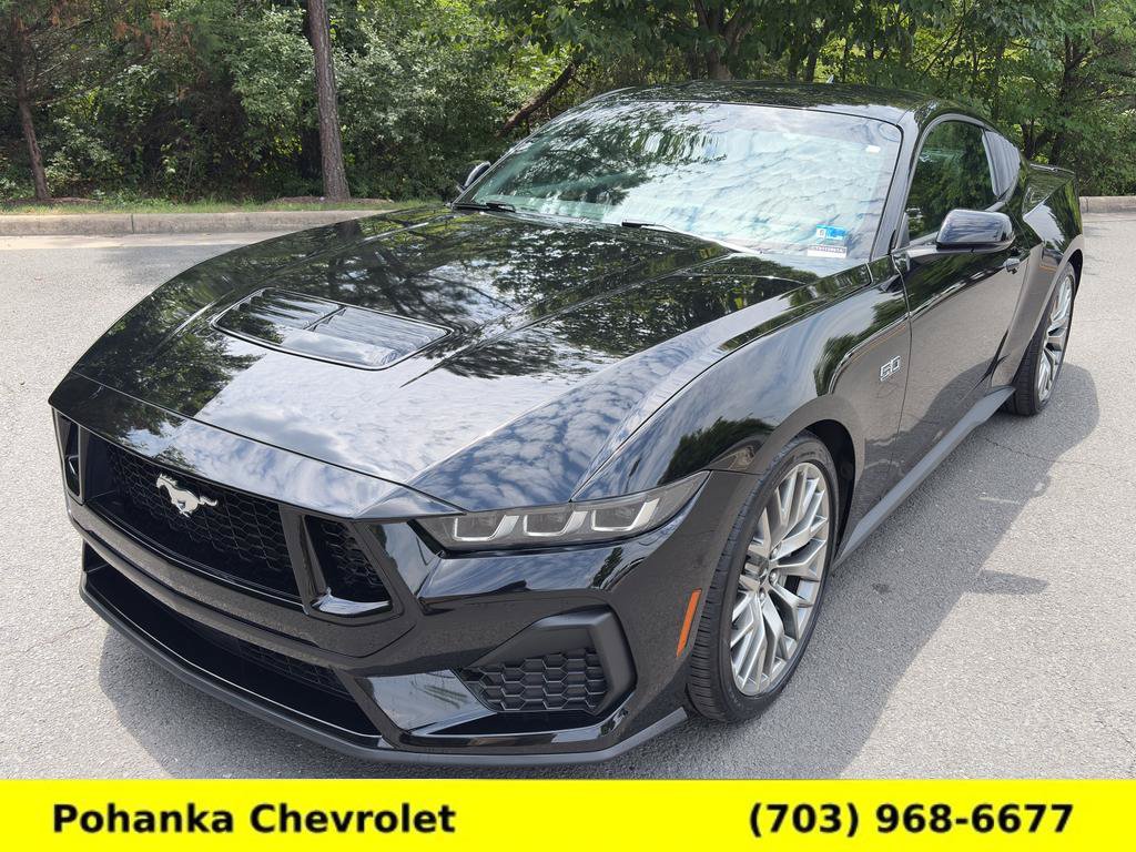 Used 2025 Ford Mustang GT Premium RWD image 3