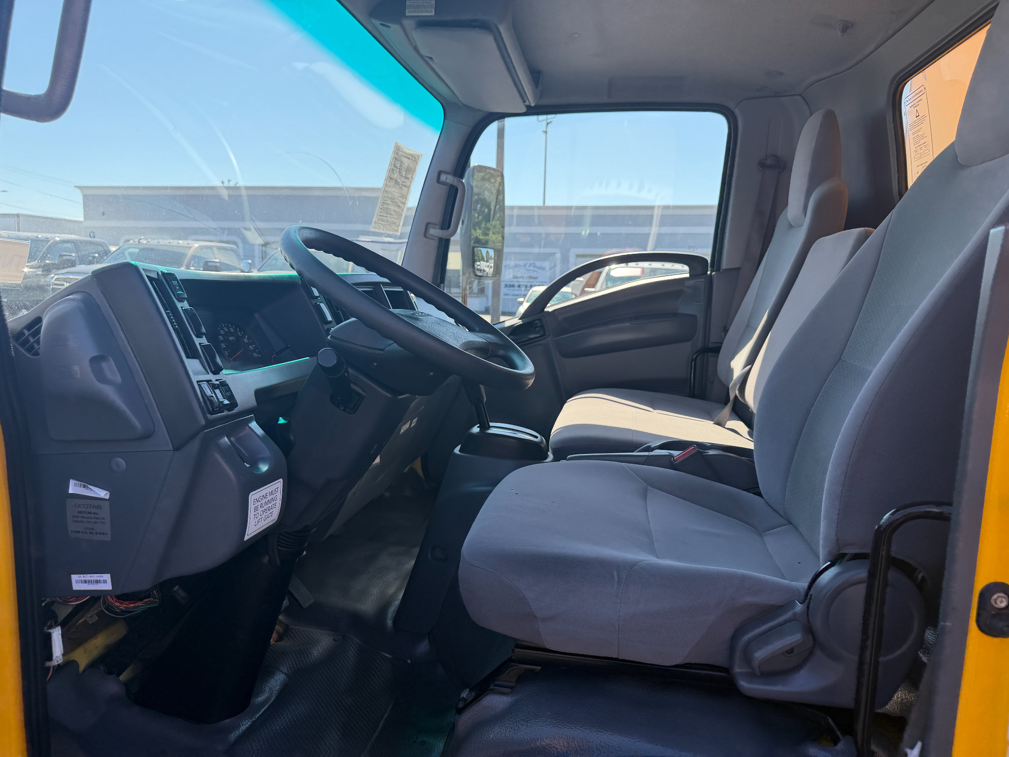 Used 2021 Isuzu NPR RWD image 4