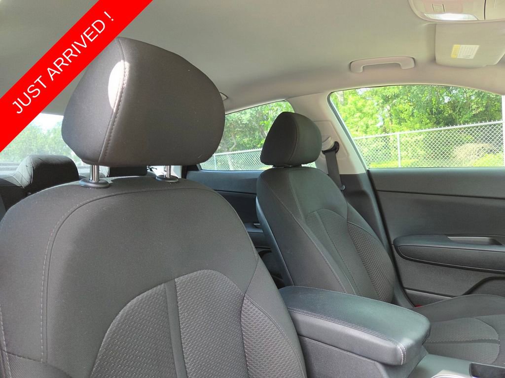 Used 2018 Kia Optima LX w/ 17" Alloy Wheels Package FWD image 15