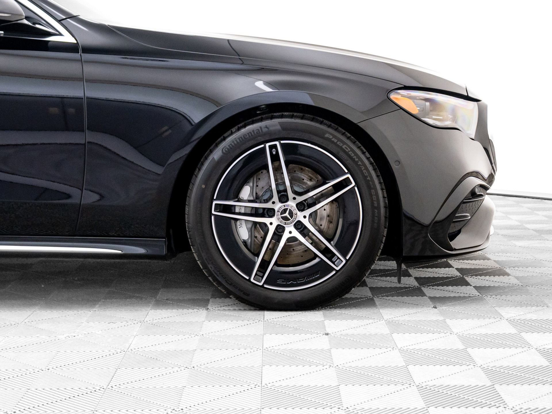 Used 2025 Mercedes-Benz E 450 4MATIC Sedan image 38