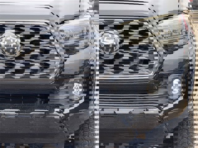 Used 2022 Toyota Tacoma TRD Sport image 8