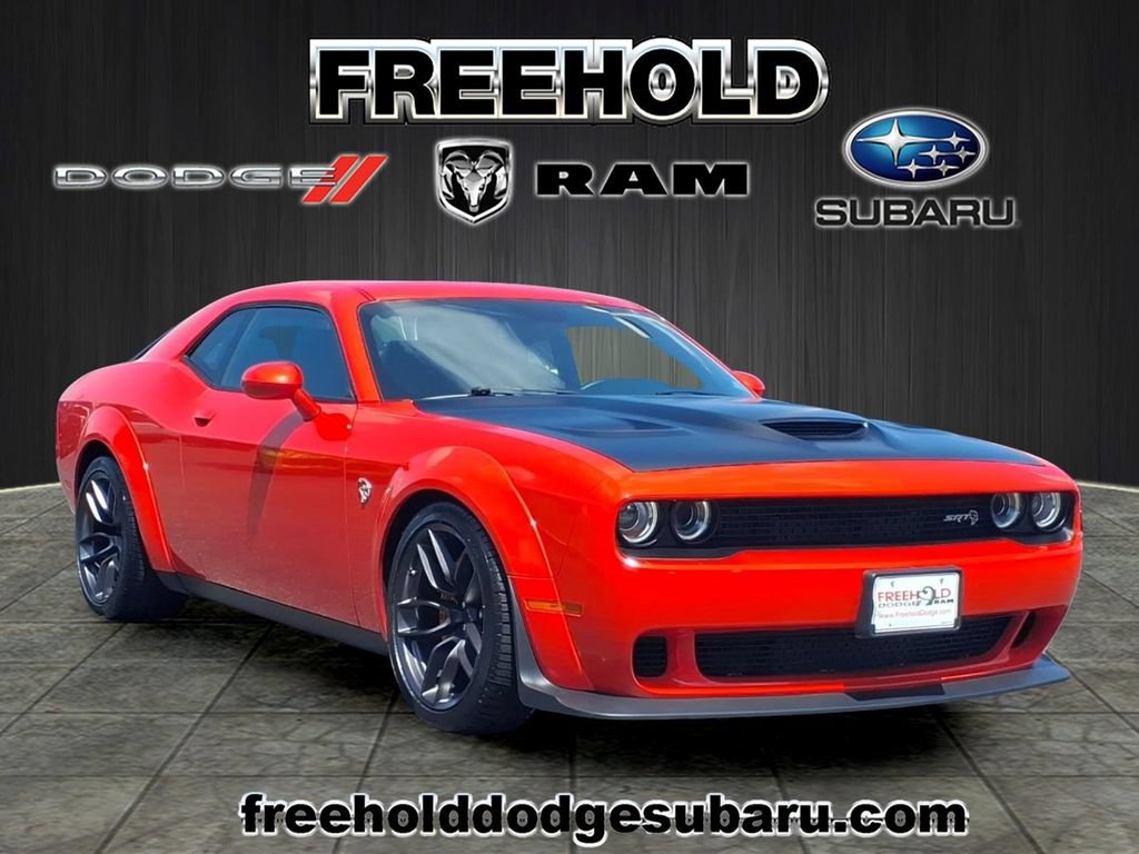 Used 2018 Dodge Challenger SRT Hellcat RWD image 1