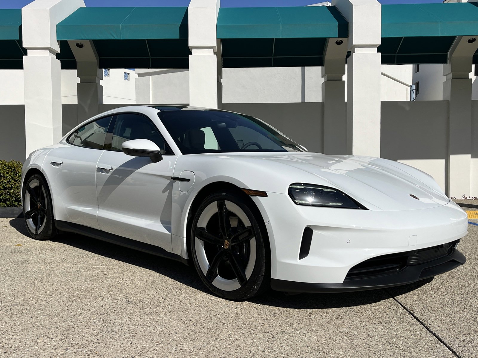 New 2025 Porsche Taycan image 9