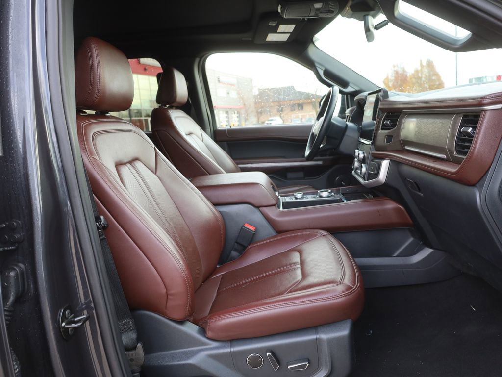 Used 2024 Ford Expedition Limited image 13