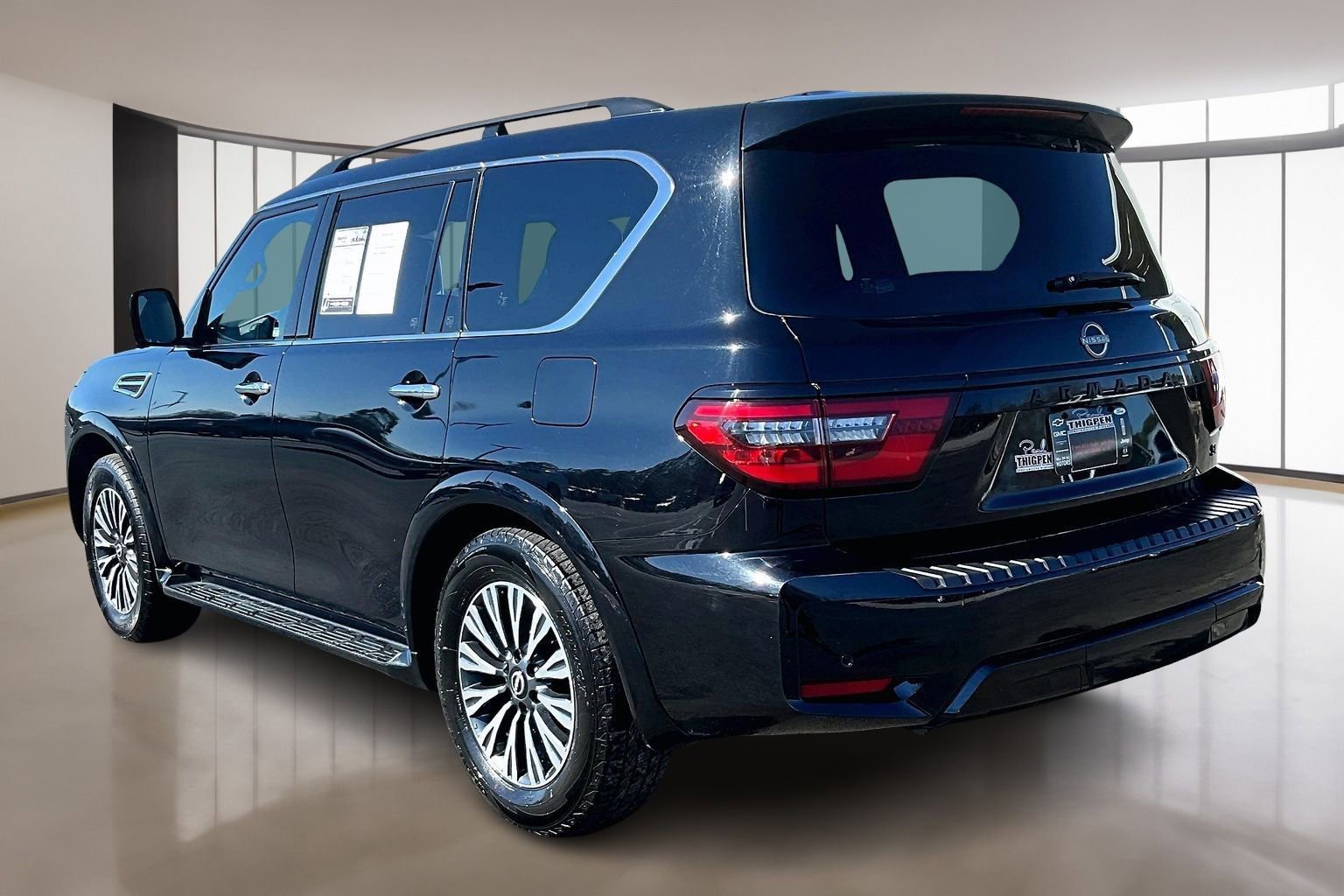 Used 2023 Nissan Armada SL w/ Midnight Edition Package image 4