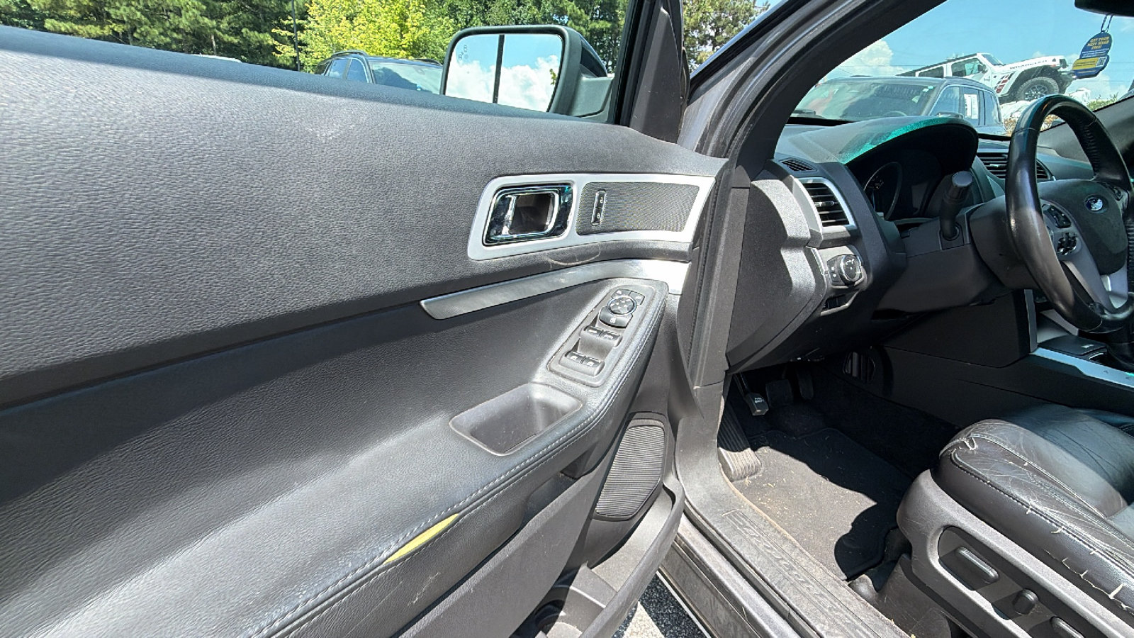 Used 2013 Ford Explorer XLT FWD image 15