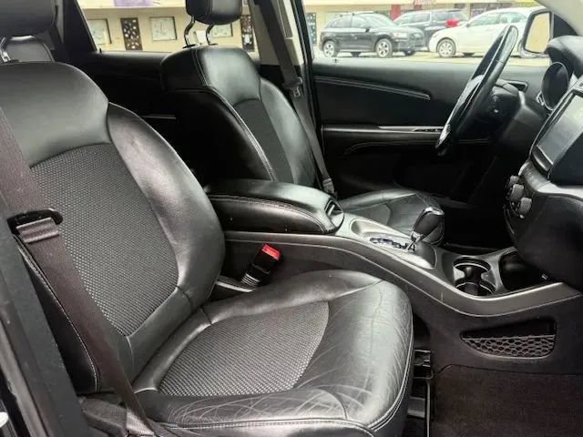 Used 2019 Dodge Journey Crossroad FWD image 19