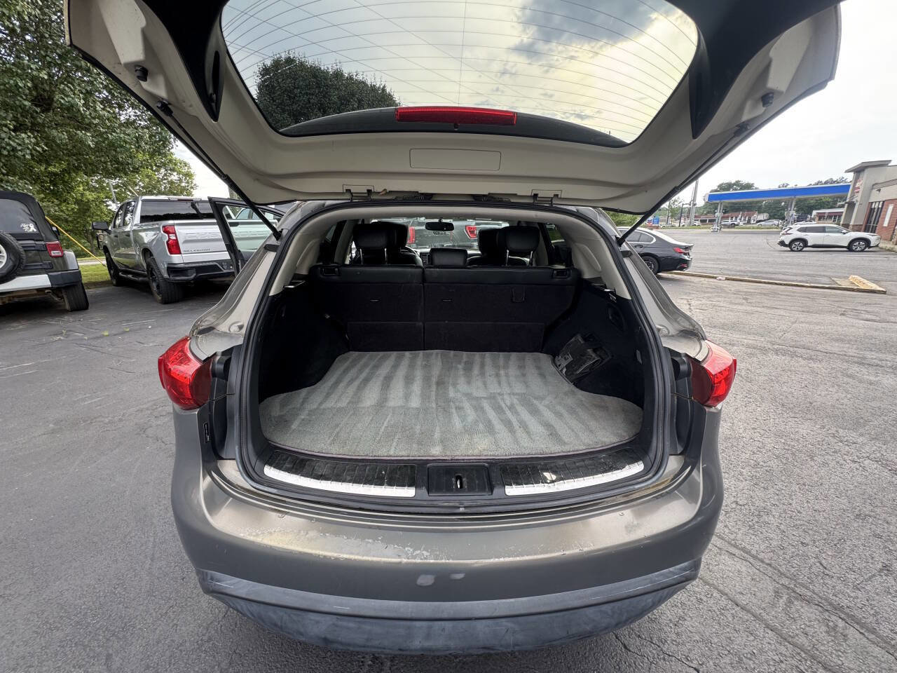 Used 2010 INFINITI FX35 AWD w/ Premium Pkg image 7