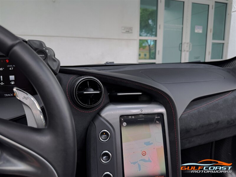 Used 2024 McLaren 750S Spider RWD image 17
