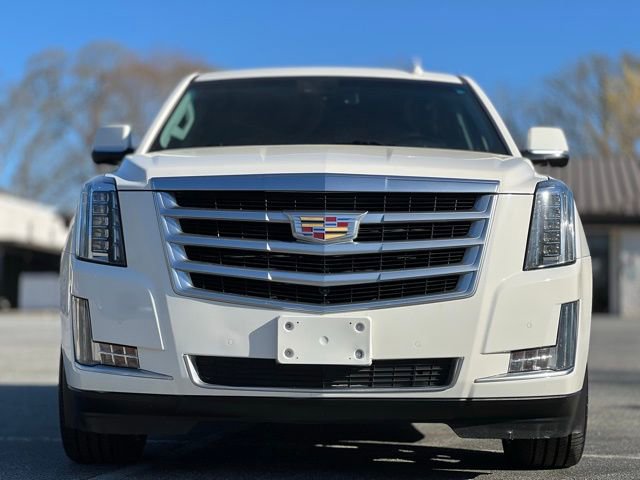 Used 2016 Cadillac Escalade Luxury AWD/4WD image 2