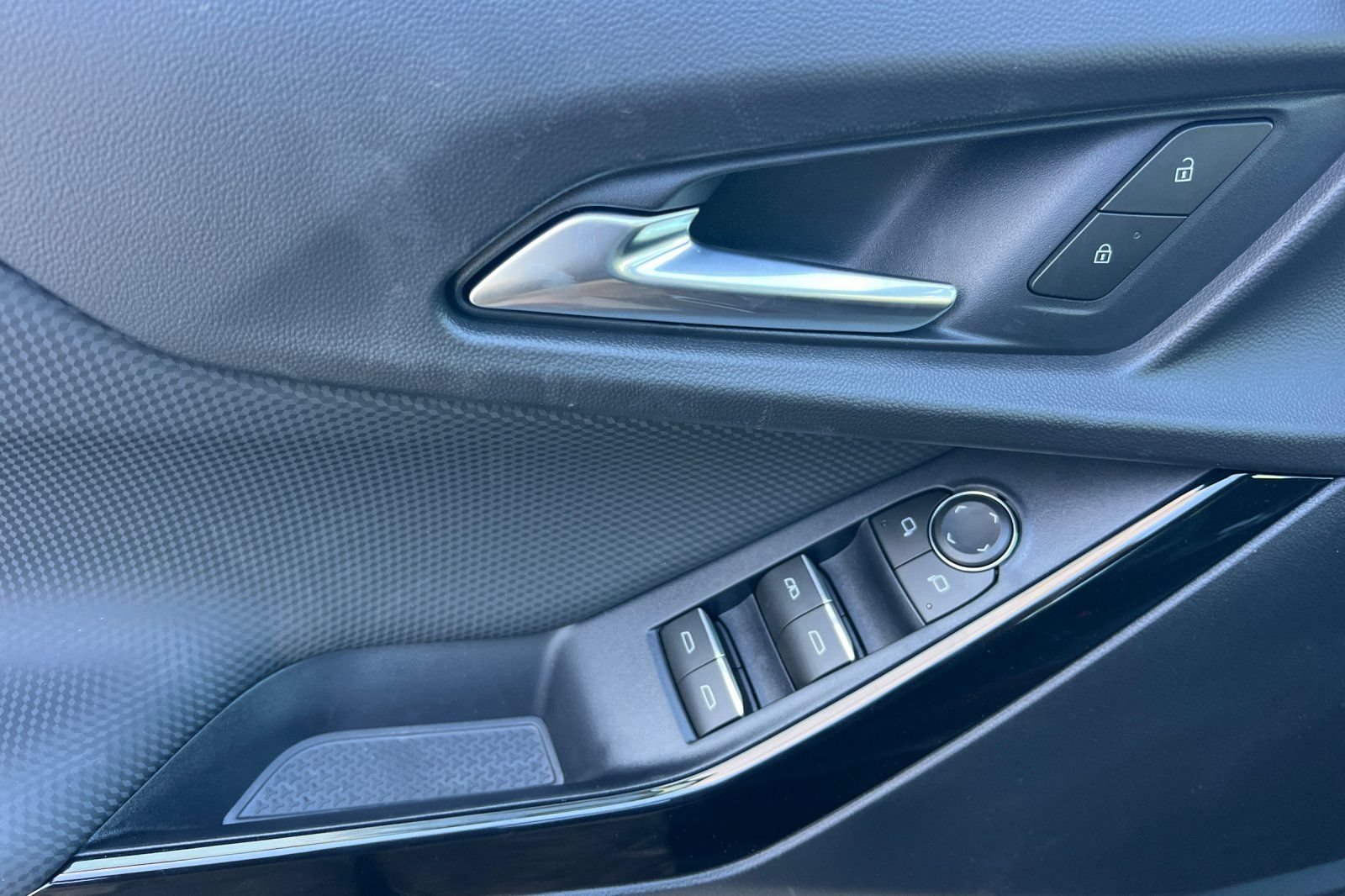 New 2026 Chevrolet Equinox RS AWD/4WD image 8
