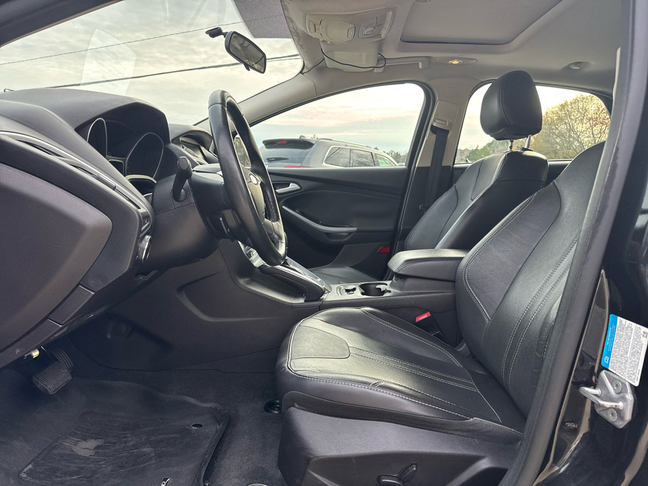 Used 2014 Ford Focus Titanium image 11