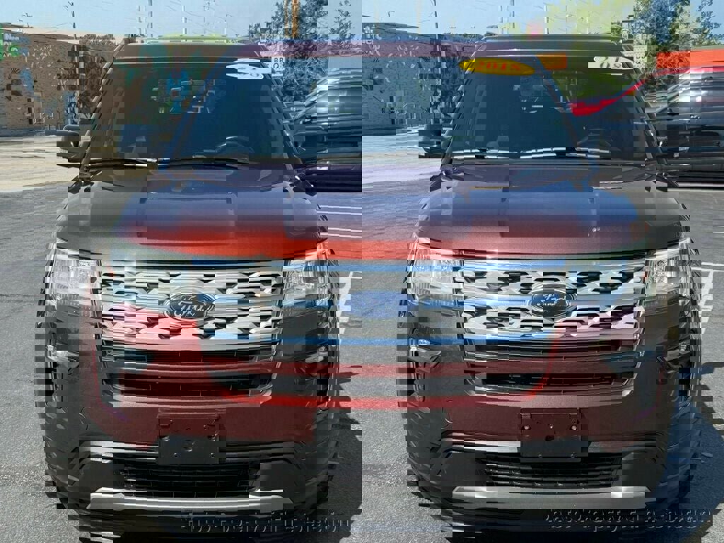 Used 2018 Ford Explorer XLT w/ Equipment Group 201A image 6