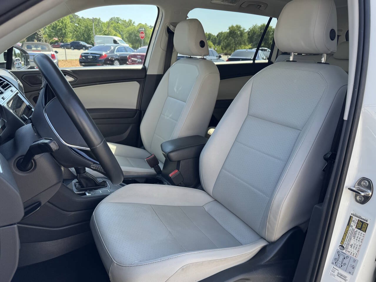 Used 2021 Volkswagen Tiguan SE FWD image 9