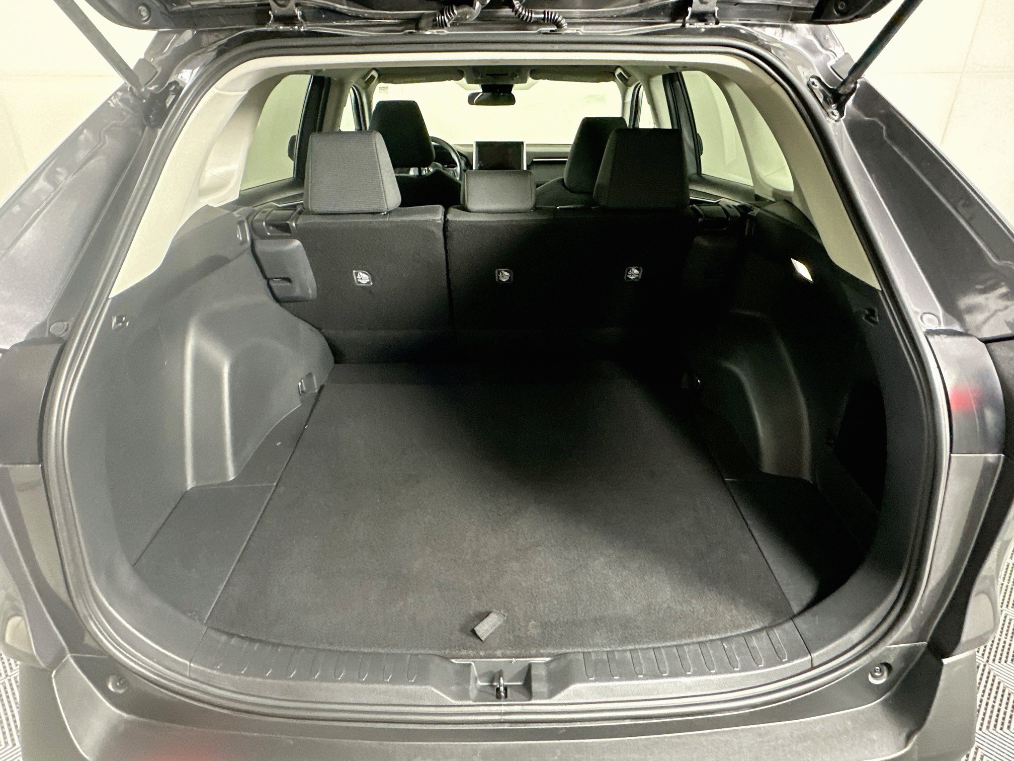 Used 2025 Toyota RAV4 LE FWD image 28